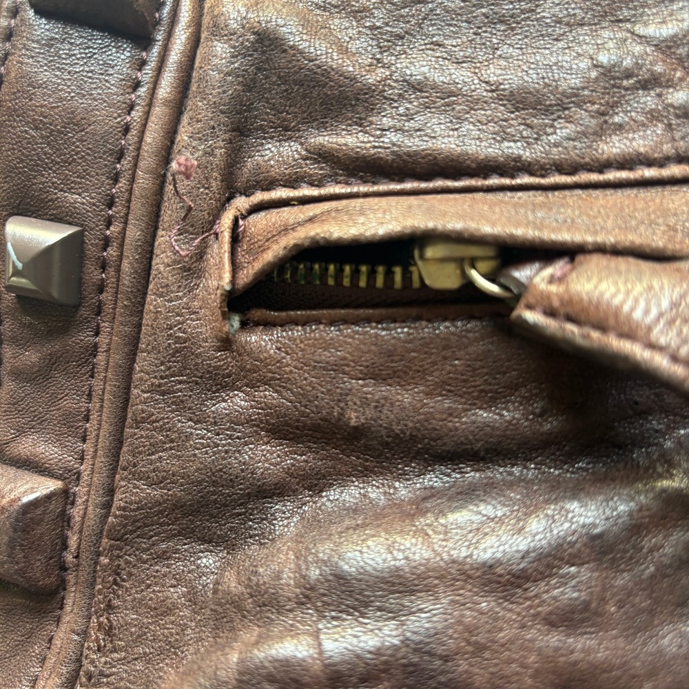 Junior Drake Leather Shoulder Bag - Picture 10 of 12